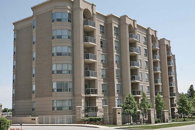 2075-2085 Amherst Heights Drive, Burlington - Balmoral I and II condominiums in Brant Hills.